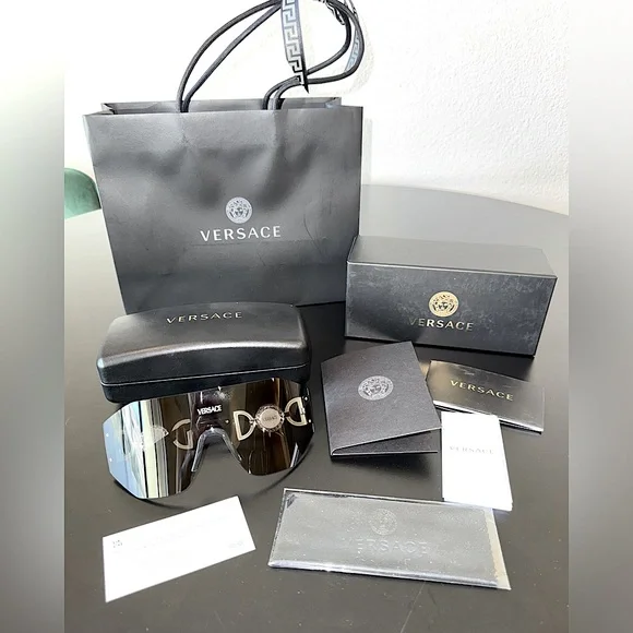 Unisex Versace Sunglasses - Picture 4 of 7